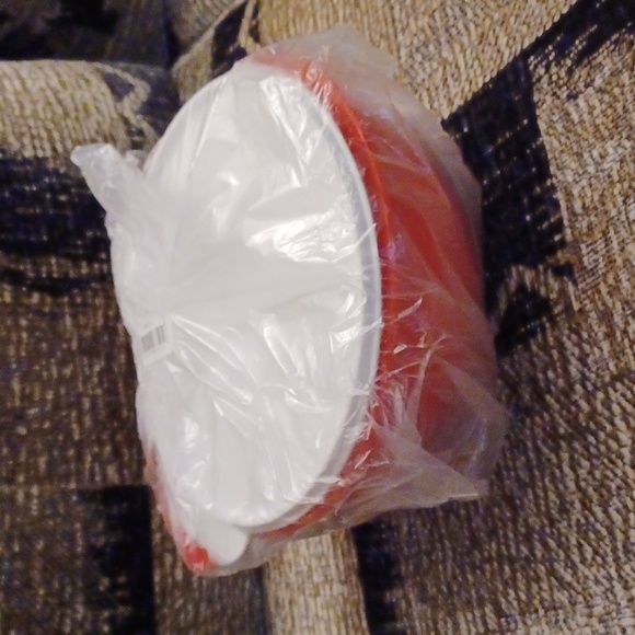 4/$60 New Tupperware Thatsa Jr. Bowl - 2.75 L - Picture 6 of 8